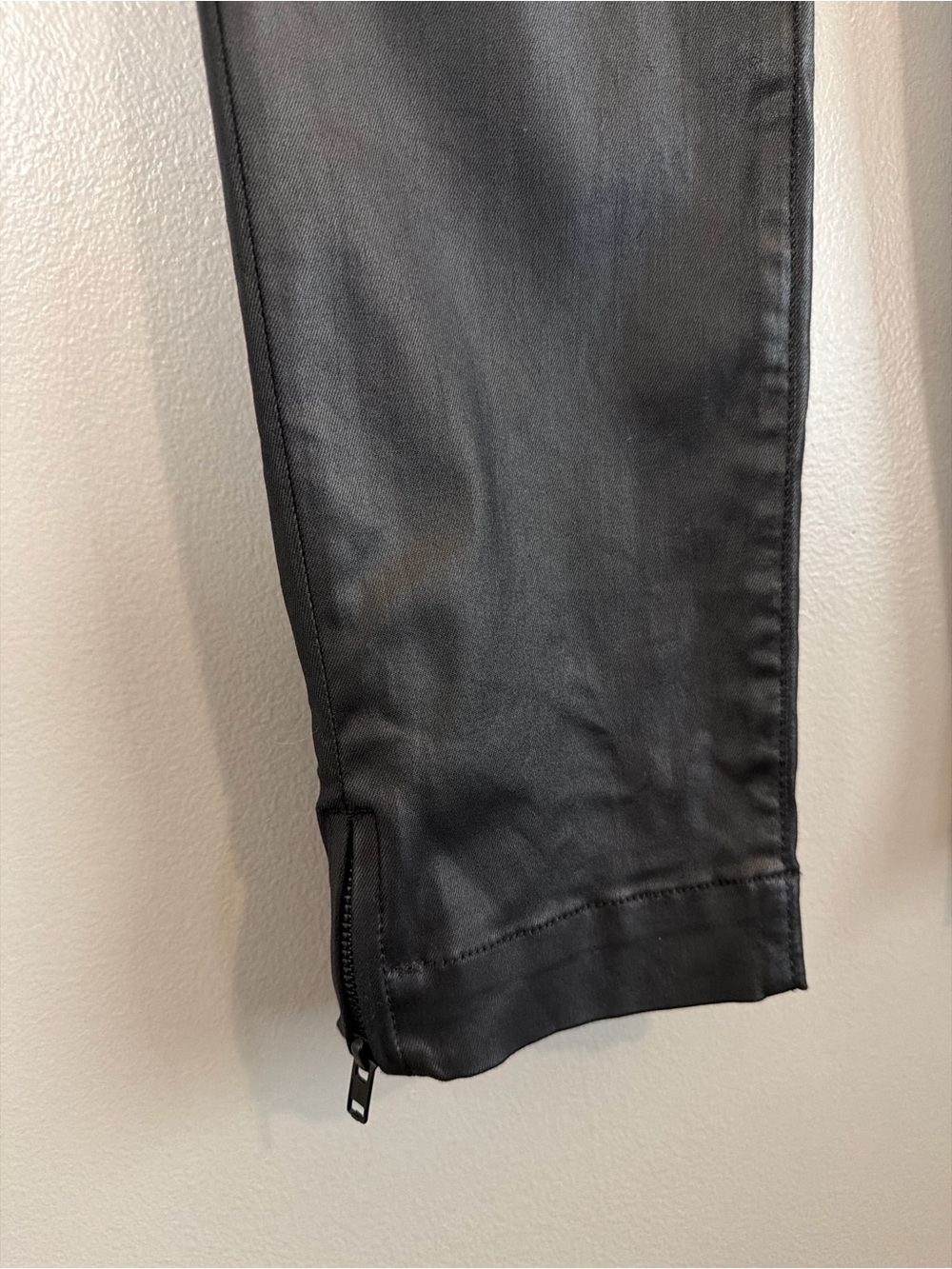 KUT from the Kloth Black Coated Skinny Ankle Pants Size 6 Zip Hem - Picture 5 of 9